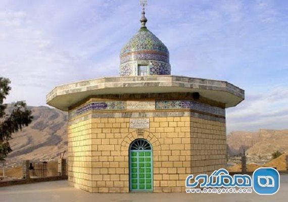 مقبره بابا زید یکی از جاهای دیدنی استان لرستان به شمار می رود